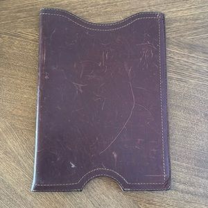Saddleback leather sleeve for iPad or laptop ?